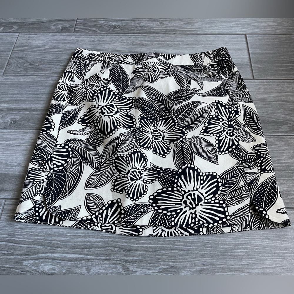 J. Crew Women’s Linen Blend Skirt in black & white floral boho style, size 2•